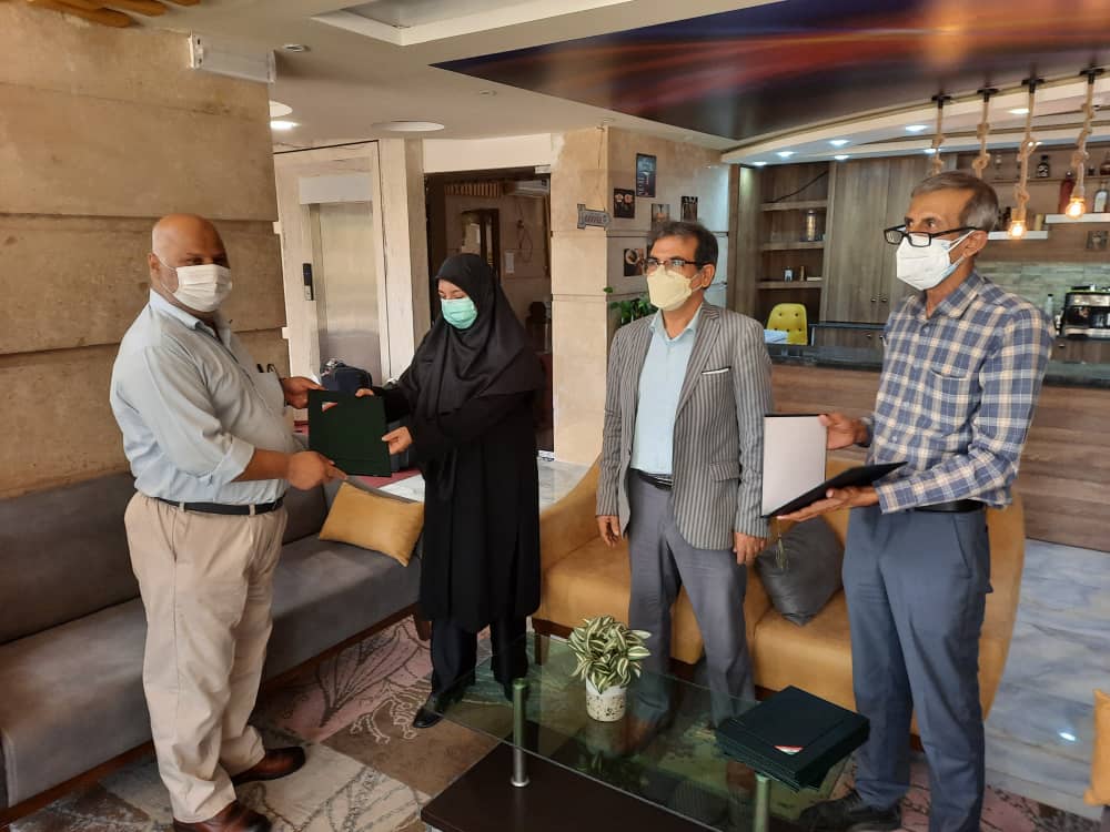 پرستاران جهادی تهران که به فریاد کادر درمان قشم لبیک گفته بودند تقدیر شدند+تصاویر
