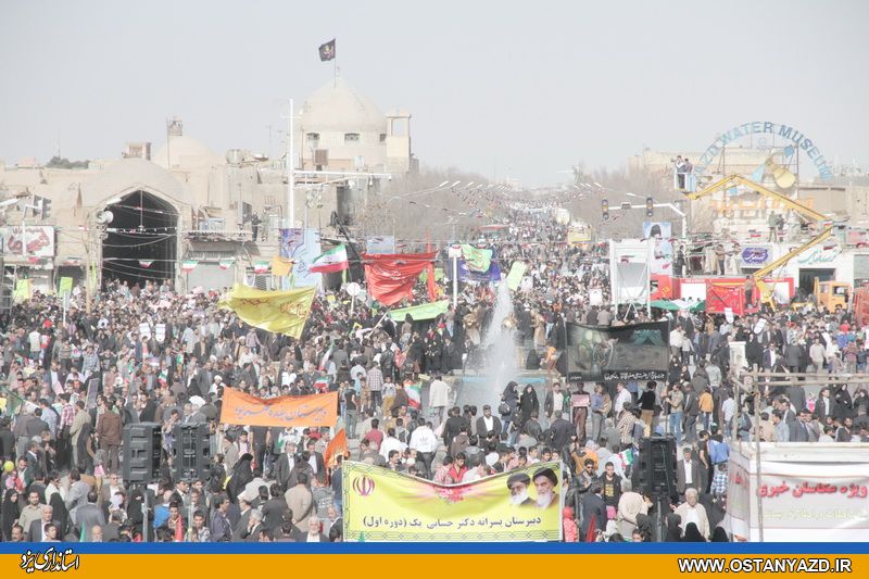 در جامعه اسلامی‌ نباید نام و نشانی از فقر باشد