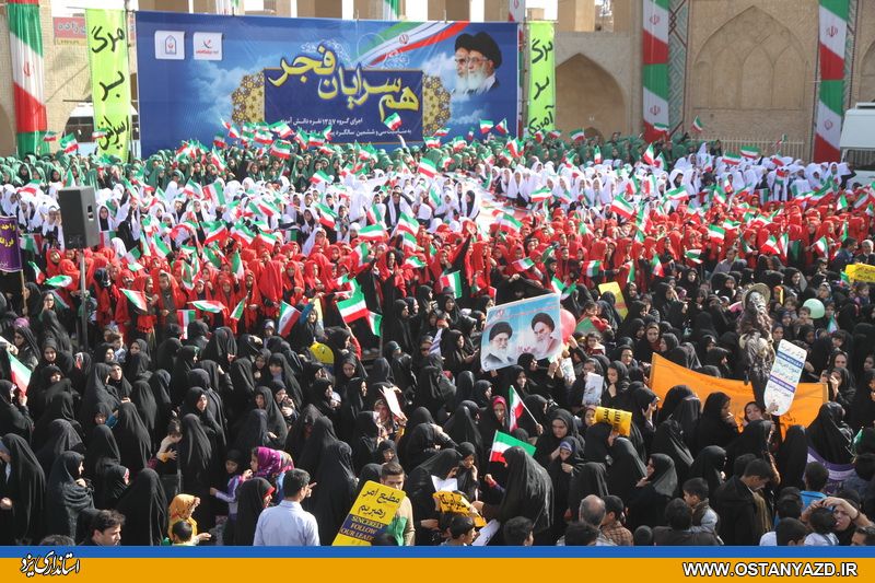 در جامعه اسلامی‌ نباید نام و نشانی از فقر باشد