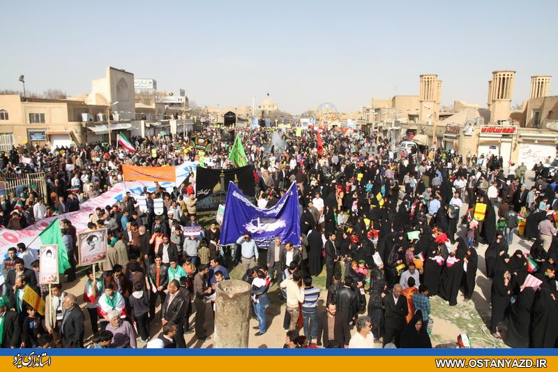 در جامعه اسلامی‌ نباید نام و نشانی از فقر باشد