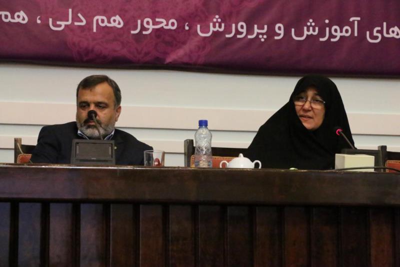 آموزش و پرورش باید در شهرداری نیرو مستقر میکرد! آموزش و پرورش باید در شهرداری نیرو مستقر میکرد!