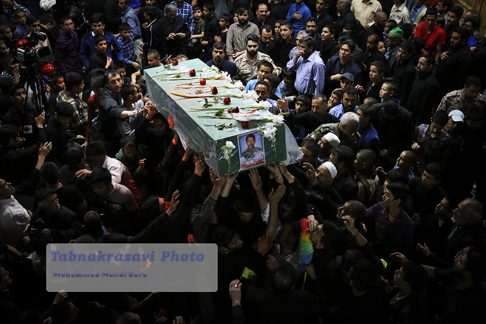 گزارش تصویری مراسم وداع با پیکر شهید مدافع حرم در شب شهادت امام موسی جعفر