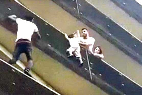 کار خارقالعاده مرد عنکبوتی پاریس! + عکس کار خارقالعاده مرد عنکبوتی پاریس! + عکس