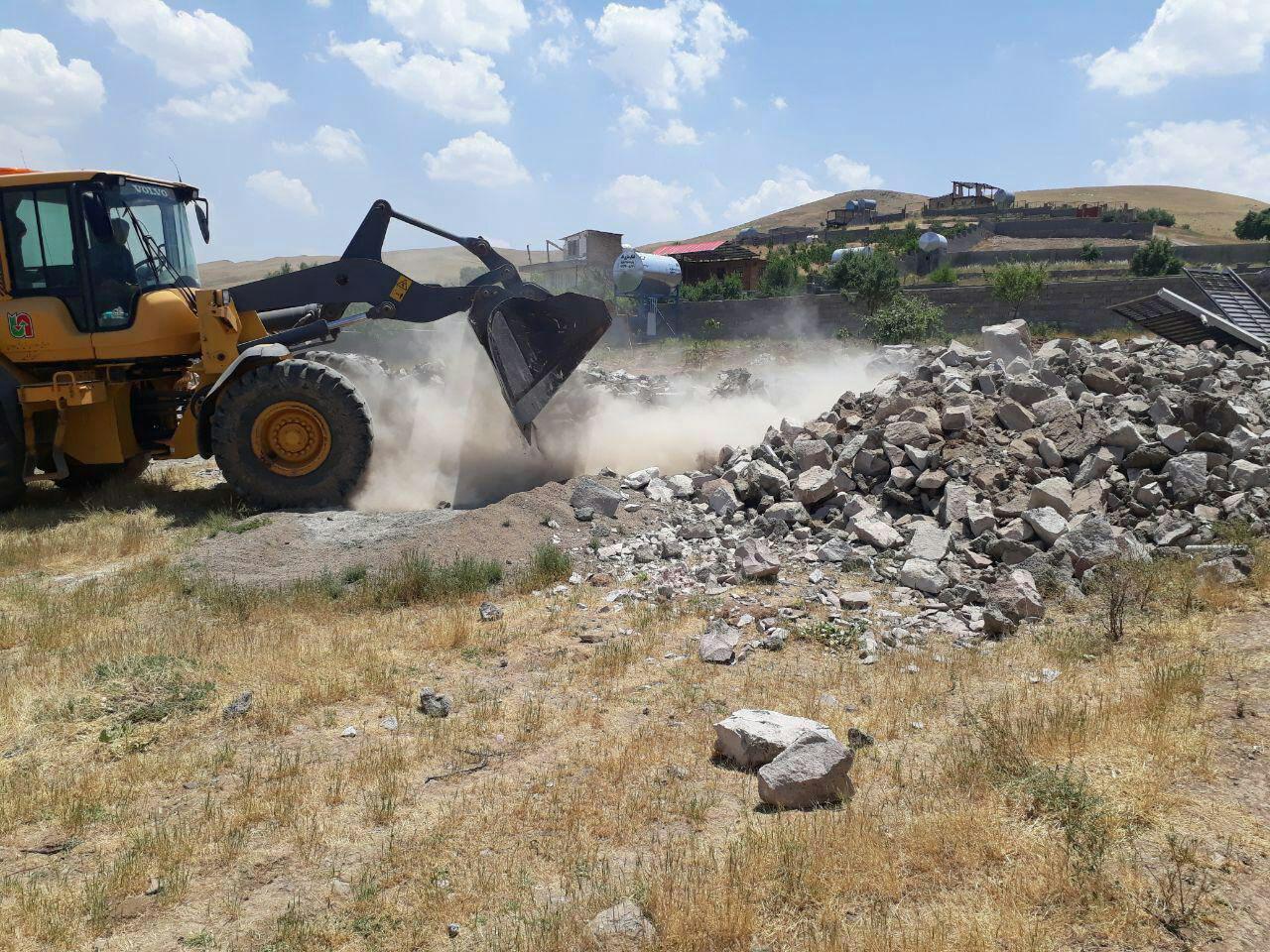 ۱۲ بنای غیر مجاز در اراضی کشاورزی شهرستان قزوین تخریب شد