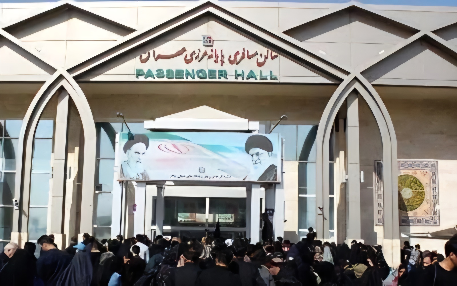 تردد زائران در مرز مهران روان است