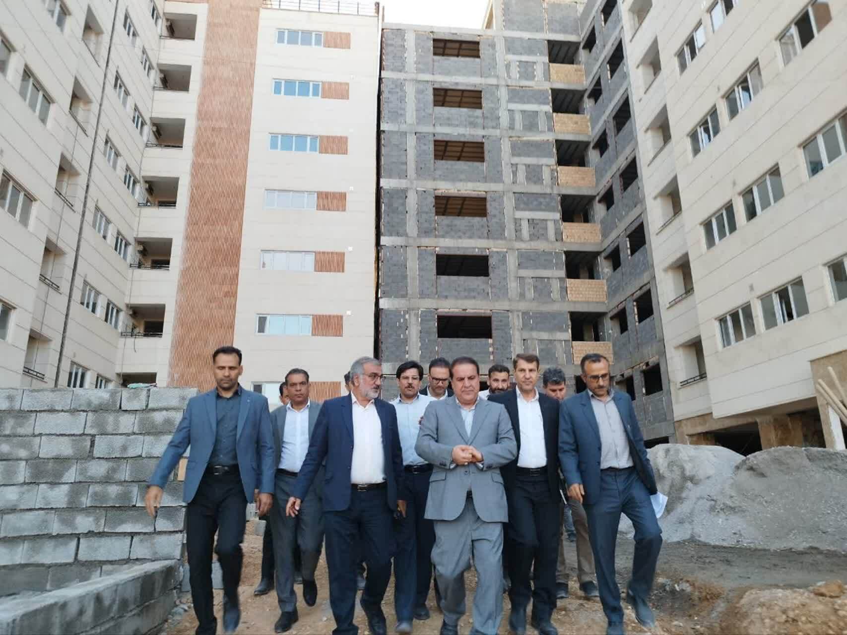 استاندار ایلام: هر روز تأخیر در تحويل مسكن فشار مضاعفی بر خانواده ها است + فیلم استاندار ایلام: هر روز تأخیر در تحويل مسكن فشار مضاعفی بر خانواده ها است + فیلم